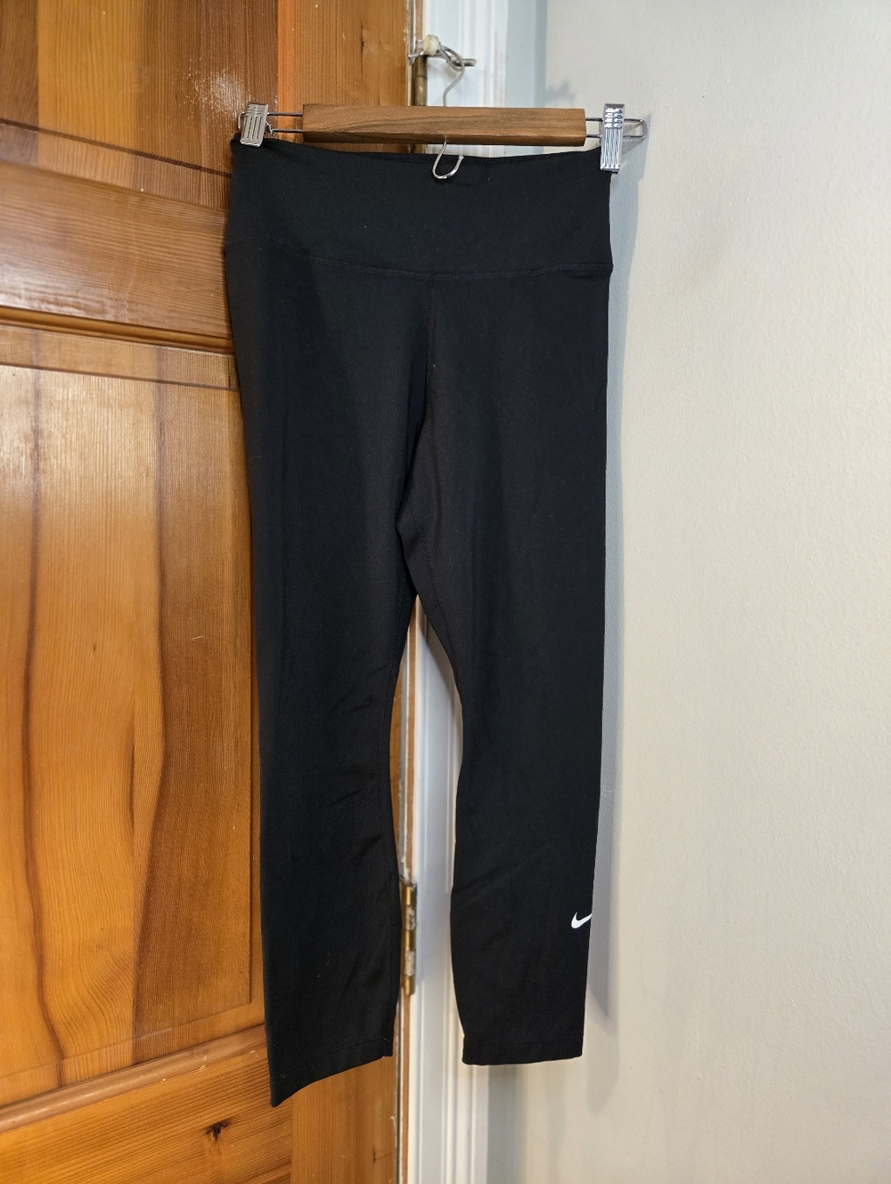 Nike Black Athletic Leggings with Swoosh Sz Small